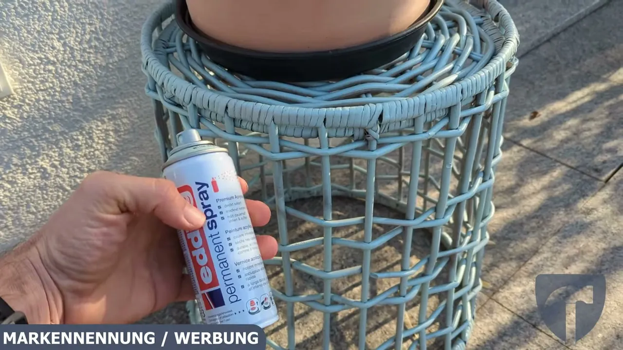 Meiner Meinung nach reichen die 200 ml Inhalt perfekt aus, um ein kleineres Möbelstück wie diesen Hocker komplett aufzufrischen.