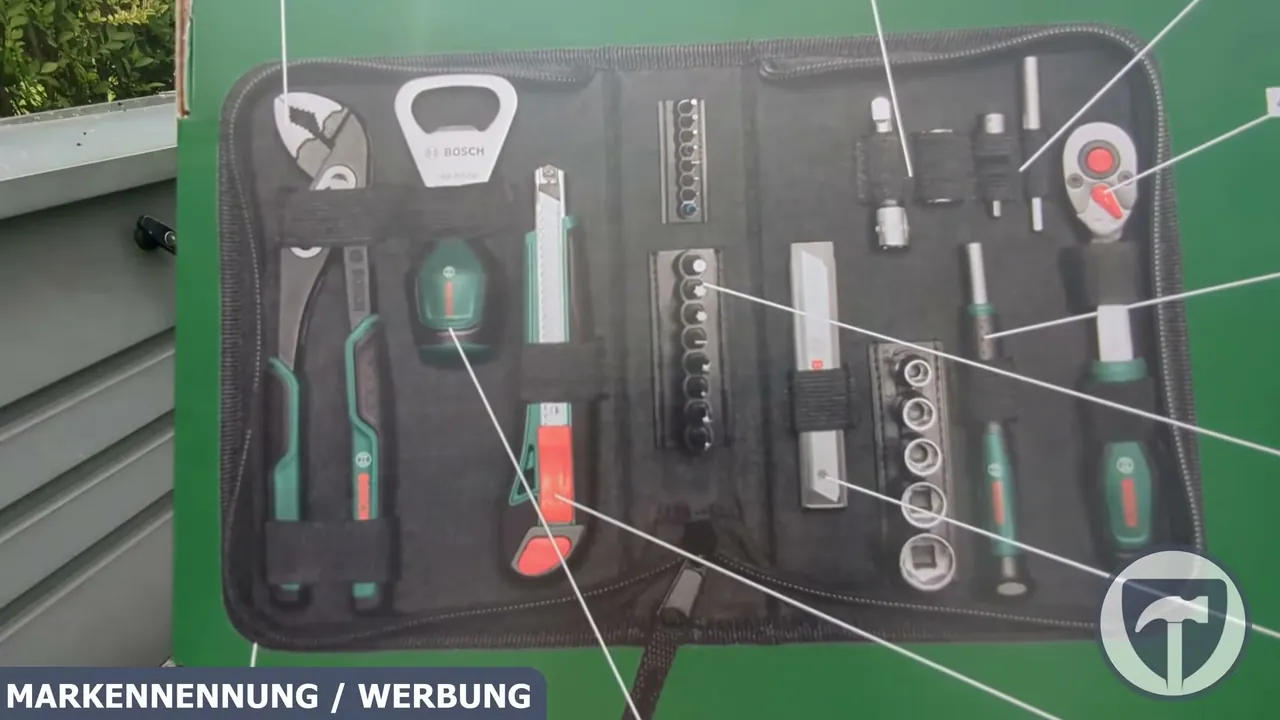 Alle Werkzeuge und Zubehörteile lassen sich übersichtlich in der mitgelieferten Reißverschlusstasche verstauen.