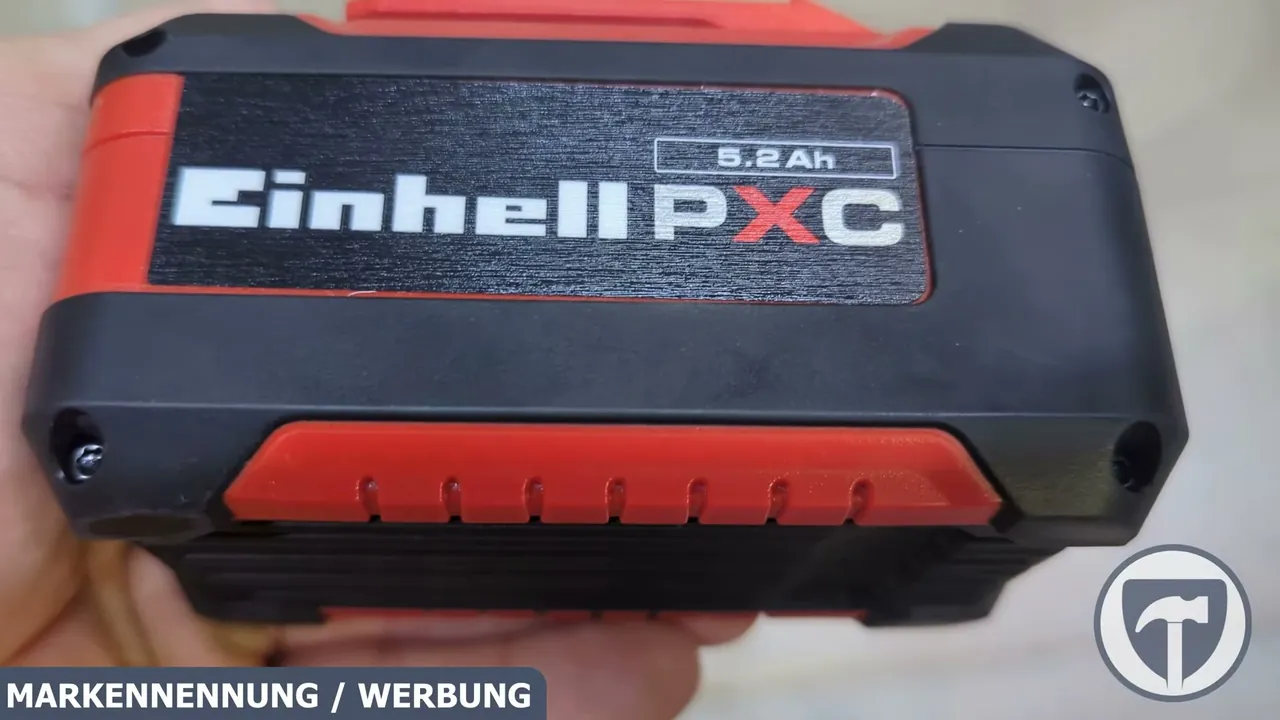 Der 18-Volt-Akku bietet 5,2 Amperestunden Kapazität innerhalb der Power X-Change Plattform.
