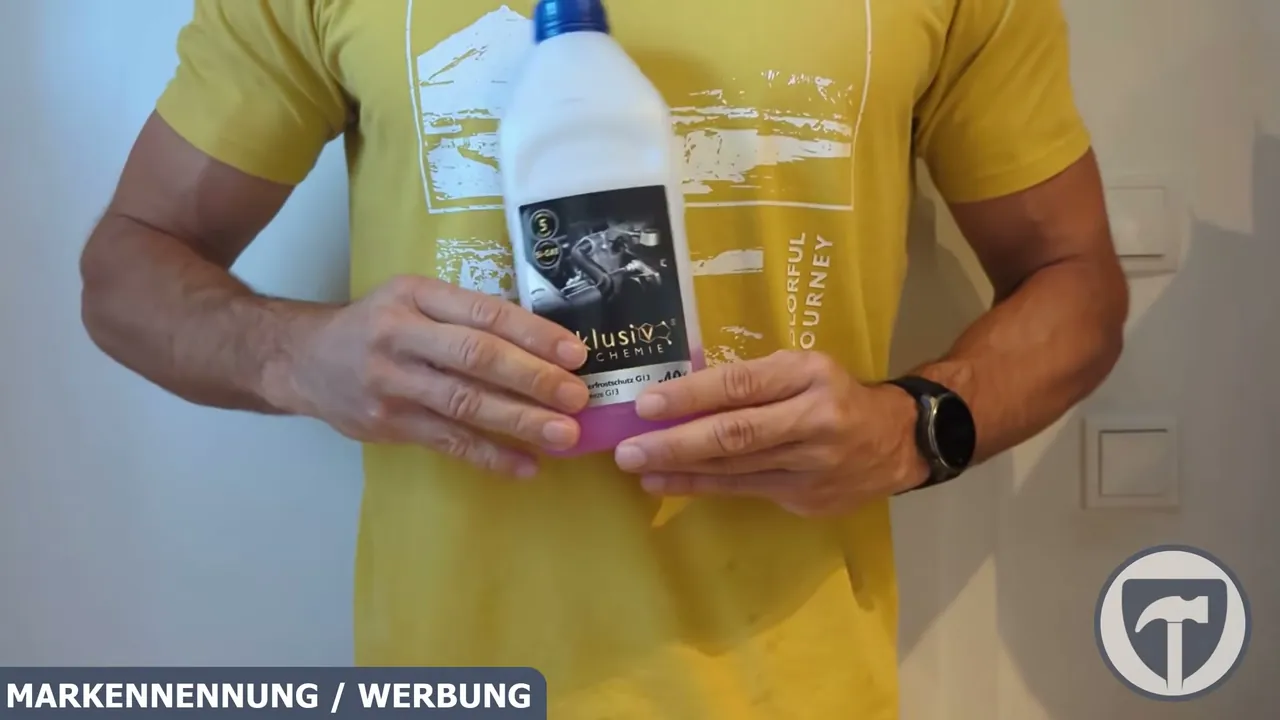 Die Kühlflüssigkeit von Exklusiv Chemie wird in einer handlichen 1-Liter-Flasche geliefert.