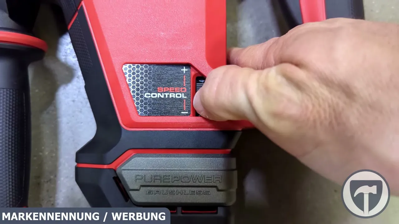 Über das Drehrad der Speed-Control-Funktion lässt sich die Leistung des Geräts anpassen.