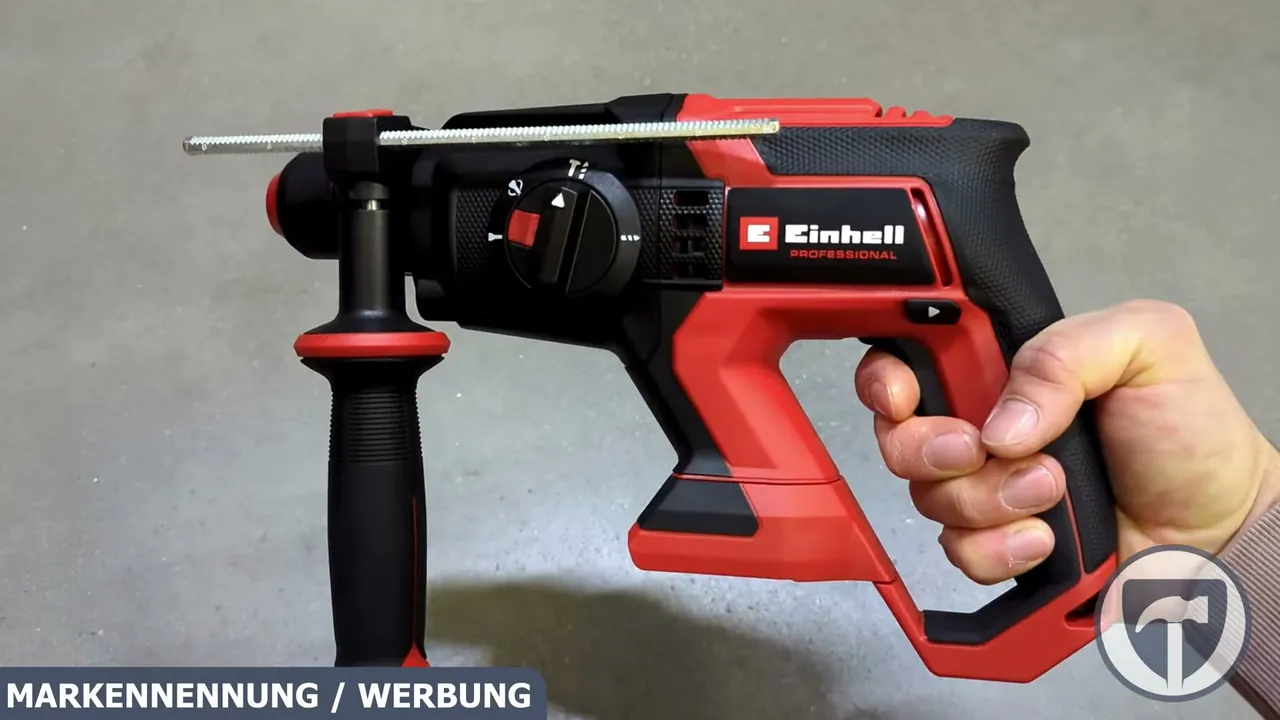 Der Akku-Bohrhammer TP-HD 18/22 D Li BL bietet dank D-Handgriff und Softgrip eine sichere Führung.