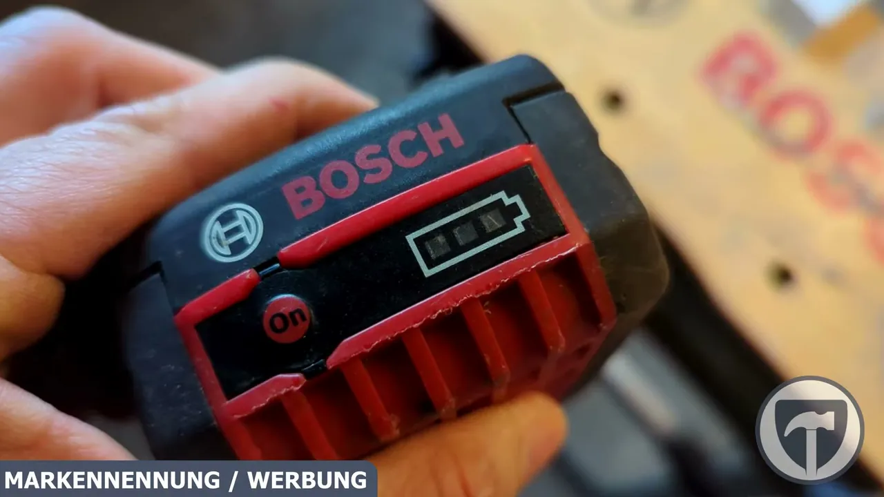 Ich finde die integrierte Ladestandsanzeige per Knopfdruck extrem praktisch, um immer den aktuellen Ladestand im Blick zu behalten.