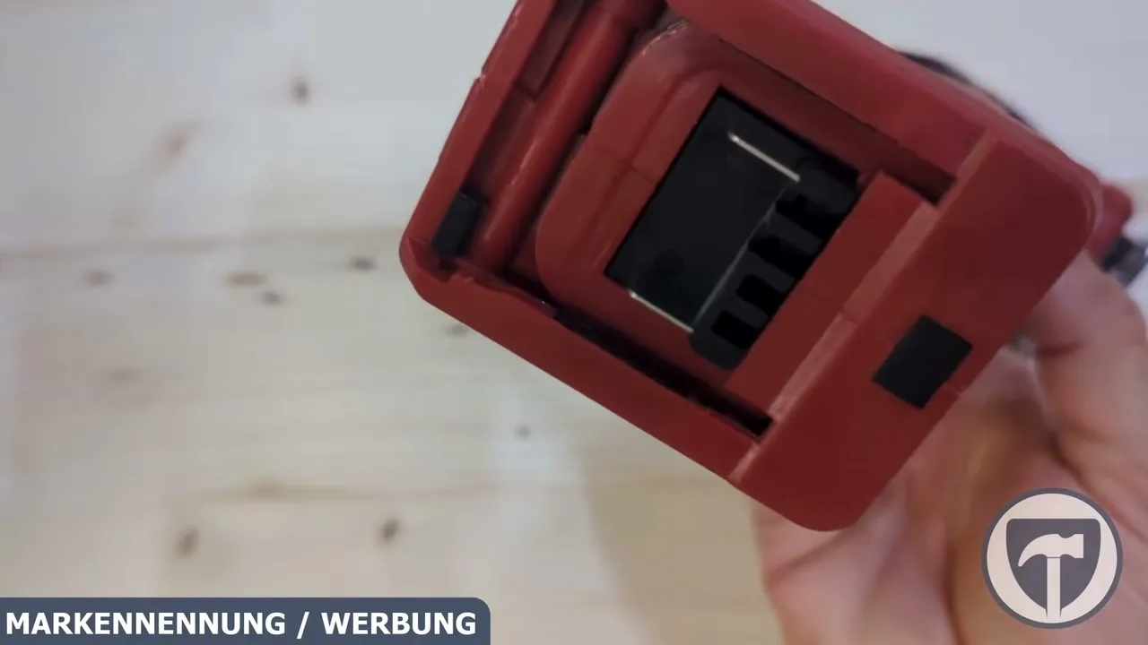Die Aufnahme an der Unterseite nimmt alle Akkus aus der flexiblen Einhell Power X-Change Systemreihe auf.