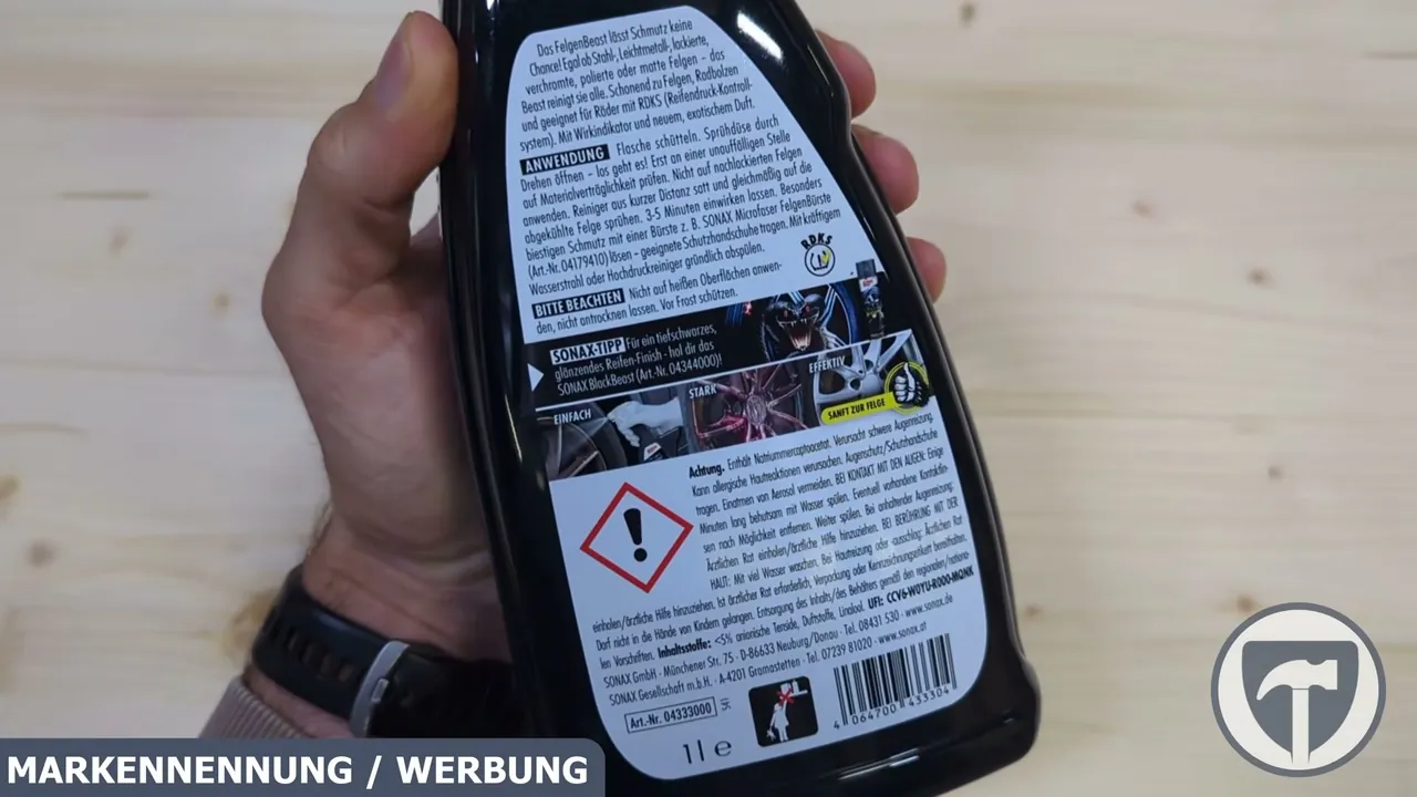 Die Hinweise auf der Rückseite erklären die Anwendung und den charakteristischen Farbumschlag bei voller Reinigungswirkung.
